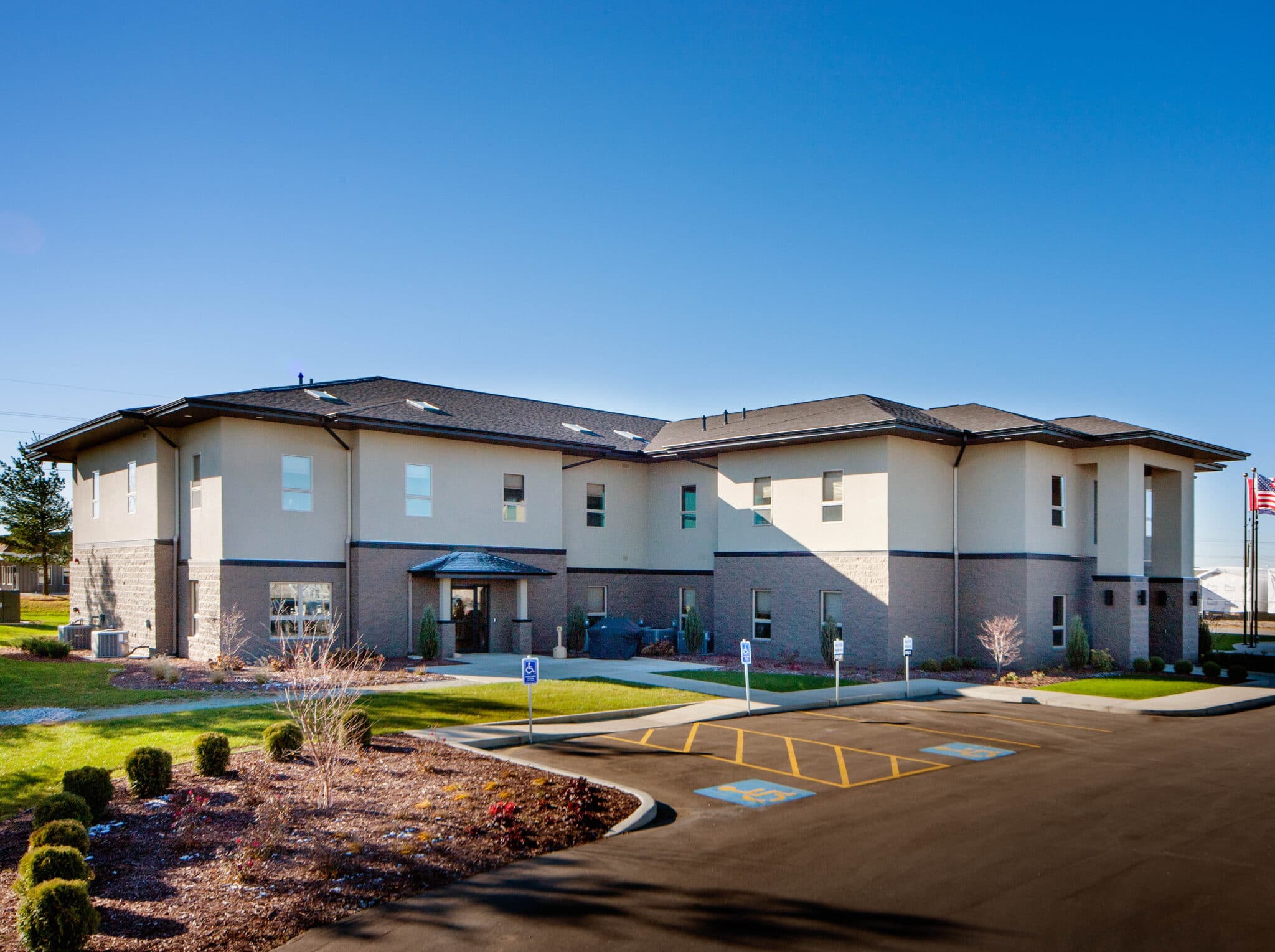 Exterior shot of Crossroads RV on a sunny day