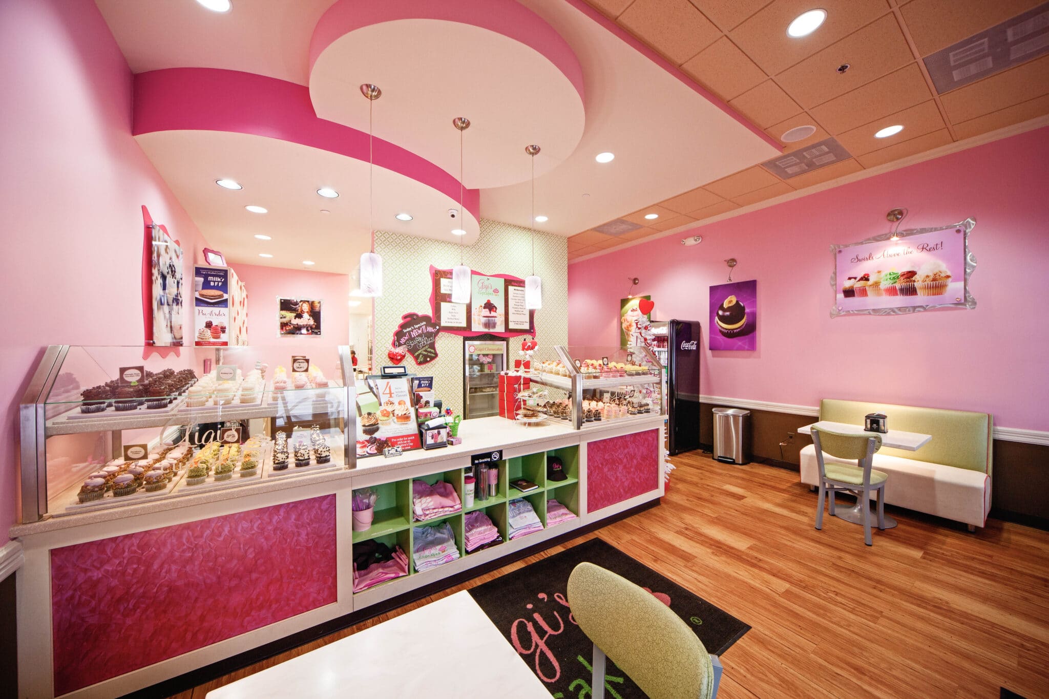 Interior shot of Gigi's Cupcakes location