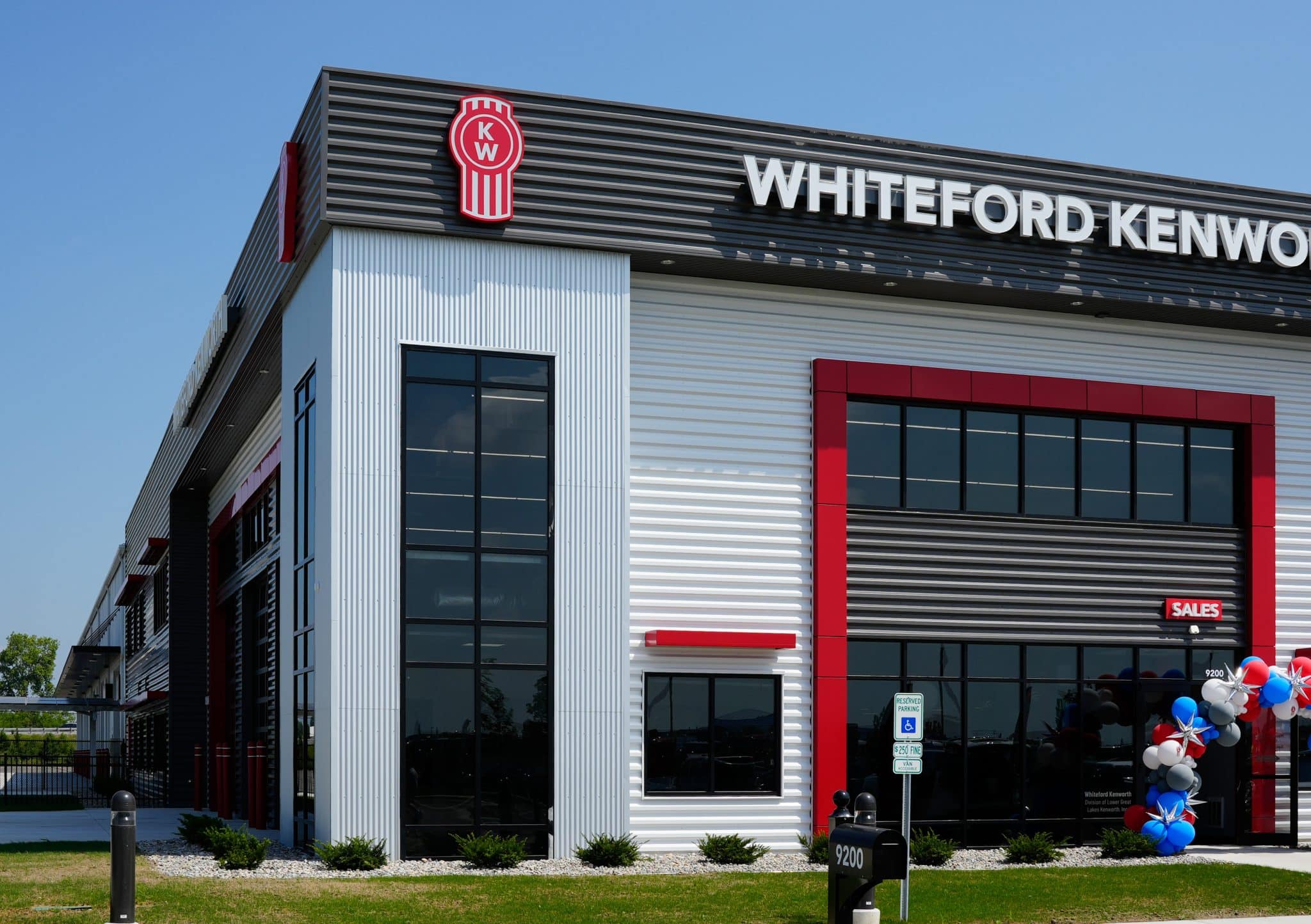 Whiteford Kenworth Toledo metal building constructed by Nuway construction front of building exterior